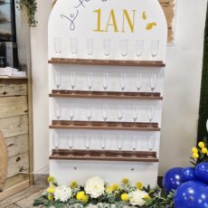 Panneau à étagères